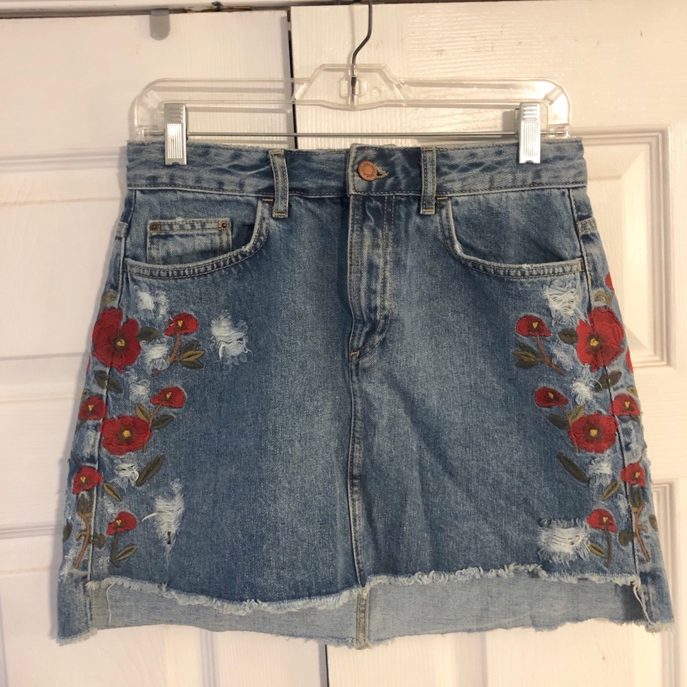 Denim Zara Skirt with Flower Appliqué